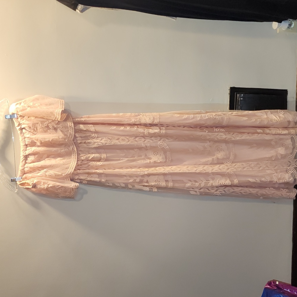 Blush Mainstrip off shoulder dress sz Large